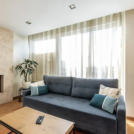 Airhome - The Admiral House Apartman