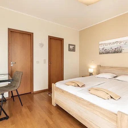 Airhome - The Admiral House Apartment