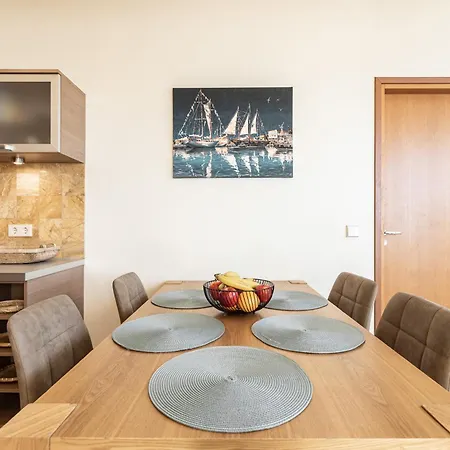 Apartment Airhome - The Admiral House *