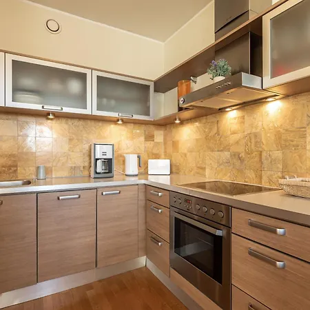 Airhome - The Admiral House