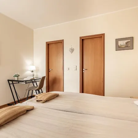 Apartment Airhome - The Admiral House *