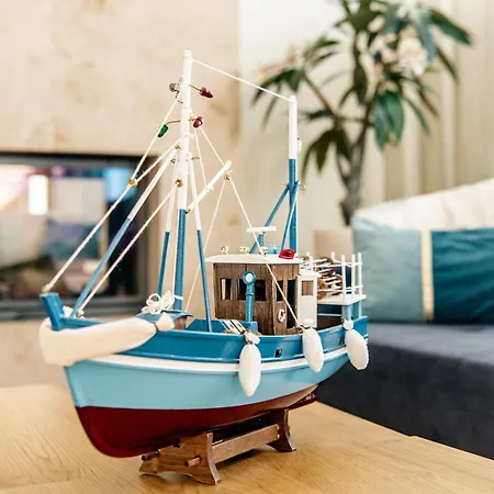 Airhome - The Admiral House Apartment