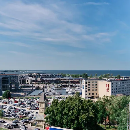 Airhome - The Admiral House Appartement *